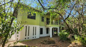 Green Salamander – Upstairs One Bedroom Apartment